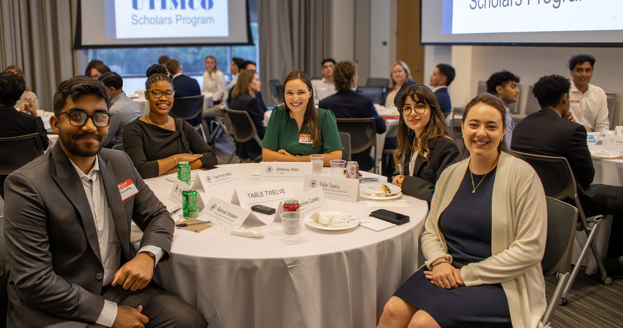 学生s Attend UTIMCO Event 